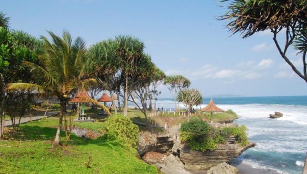 Pantai Batuhiu Pangandaran 2