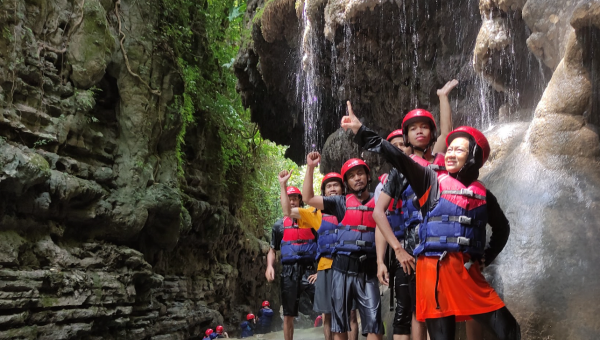 body rafting green canyon 15